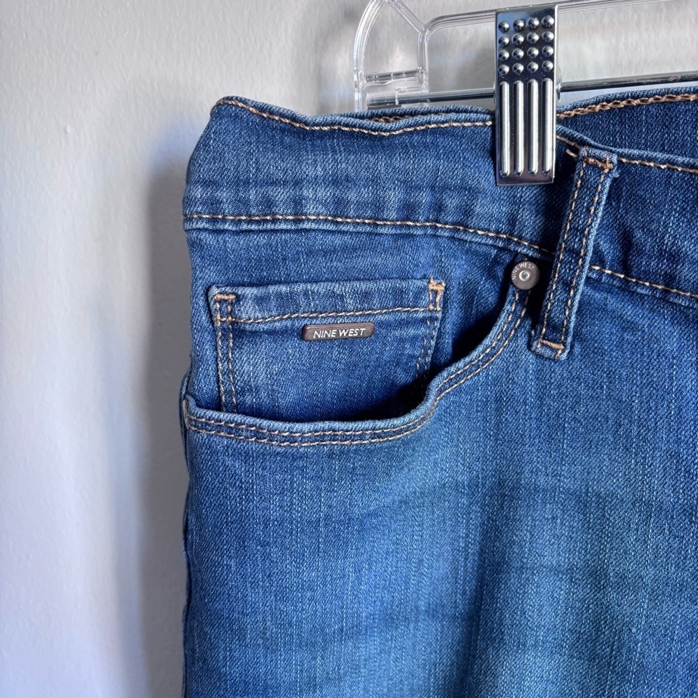 ⭐️⭐️⭐️Nine West Women's Blue Boot Cut Jeans size 10 - Picture 3 of 9